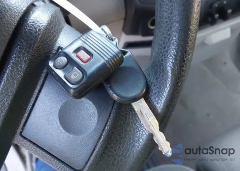 2010 Ford F-250 Cabela's/Harley-Davidson/King Ranch/Lariat/Xl/Xlt from USA, damaged, VIN 1FTSW2BR7AEA54902